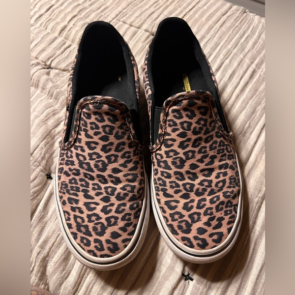 Cheetah print slip on vans - Picture 1 of 3